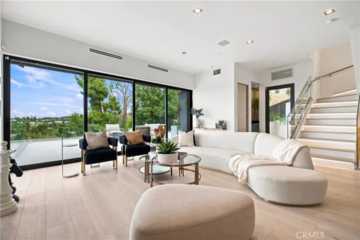 5170 Medina Road, Woodland Hills, California 91364 — photo 4