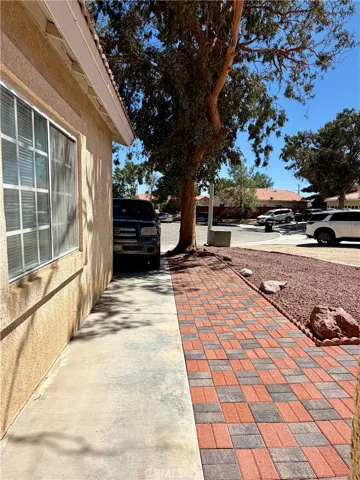 16960 Tusk Court, Victorville, California 92394 — photo 4