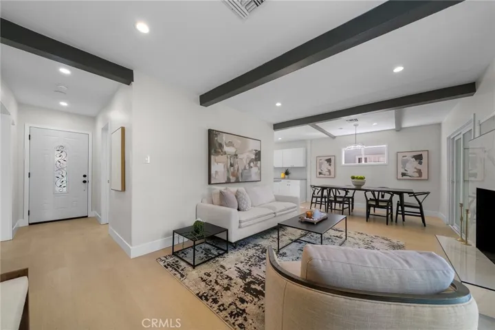 7513 Topeka, Reseda, California 91335 — photo 4