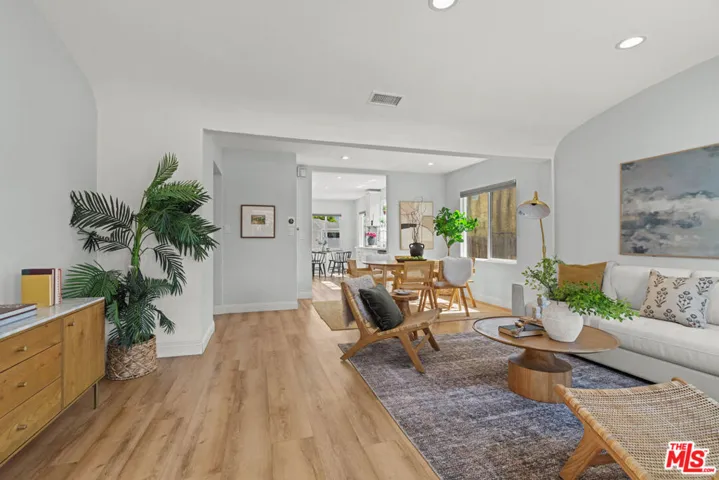 5832 S Van Ness Avenue, Los Angeles, California 90047 — photo 5