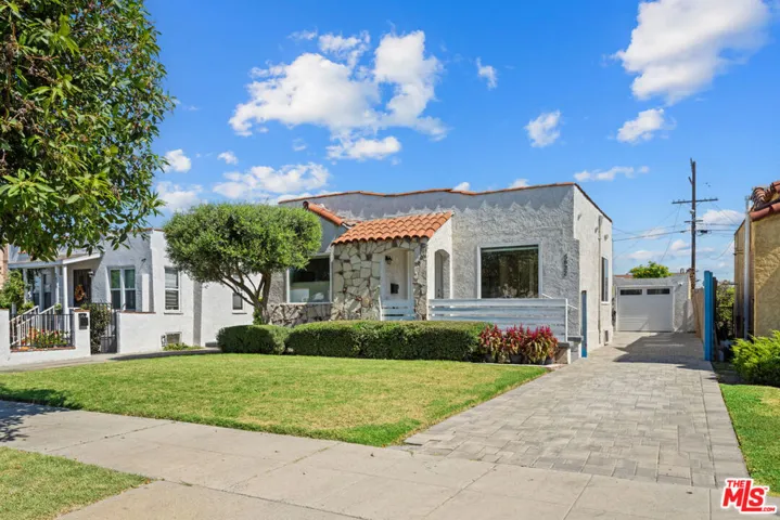 5832 S Van Ness Avenue, Los Angeles, California 90047 — photo 4