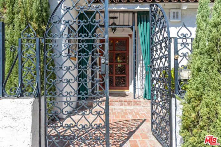 6727 Milner Road, Los Angeles, California 90068 — photo 4