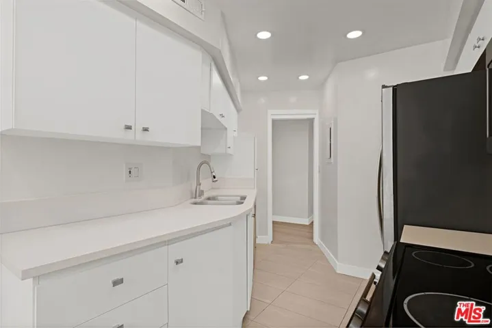 7250 Franklin Avenue 507, Los Angeles, California 90046 — photo 4