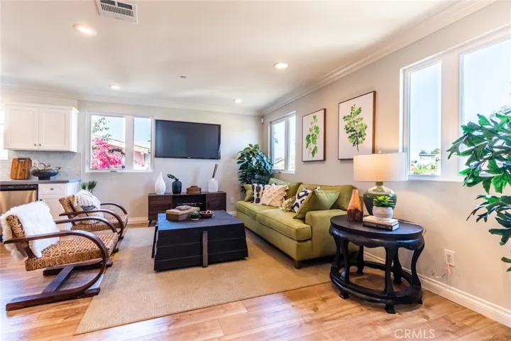 1737 S Longwood Avenue, Los Angeles, California 90019 — photo 4
