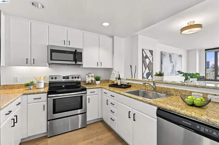 260 King Street 909, San Francisco, California 94107 — photo 4