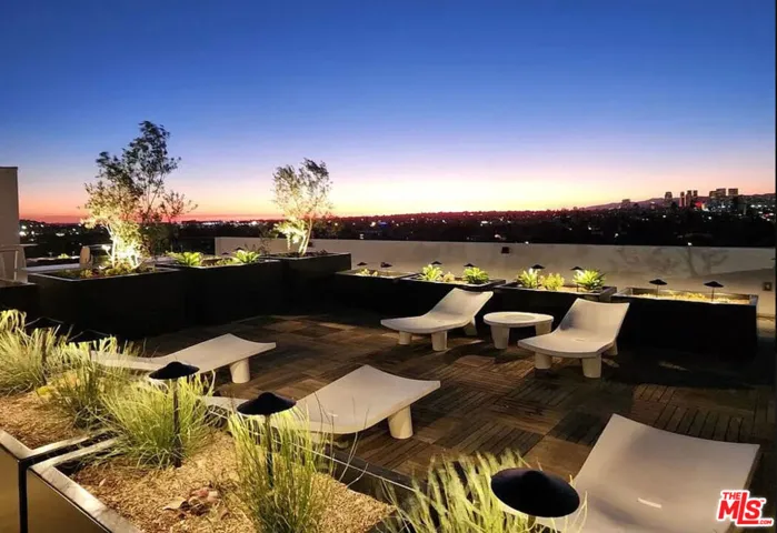 5550 W Pico Boulevard, Los Angeles, California 90019 — photo 4