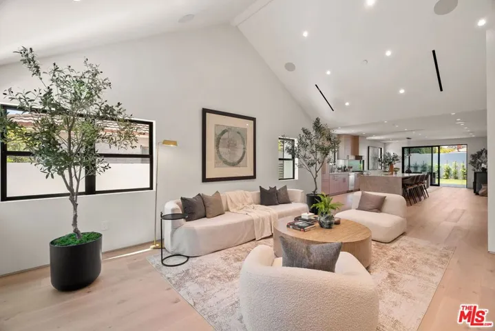 2725 Midvale Avenue, Los Angeles, California 90064 — photo 5