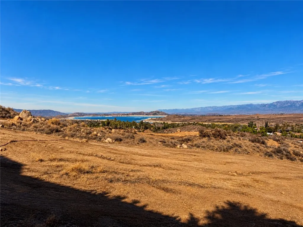 20329 Luchs, Perris, California 92570 — photo 4