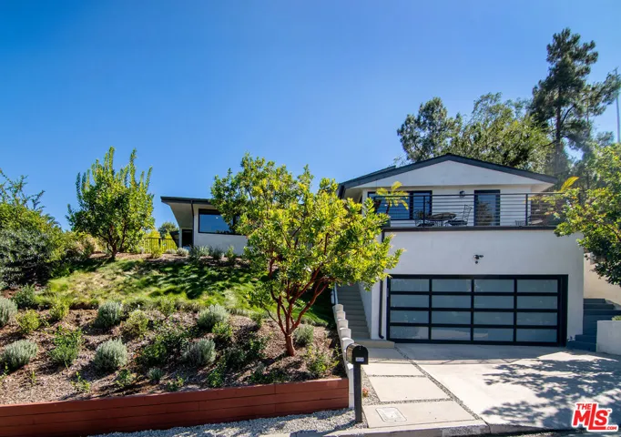 3658 Willowcrest Avenue, Studio City, California 91604 — photo 5