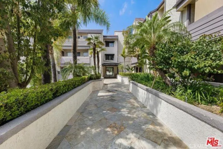 20253 Keswick 325, Winnetka, California 91306 — photo 4