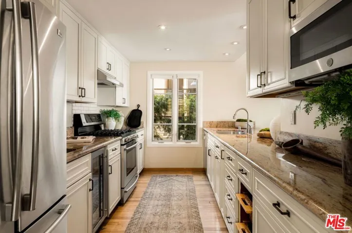 1663 Malcolm Avenue 102, Los Angeles, California 90024 — photo 4