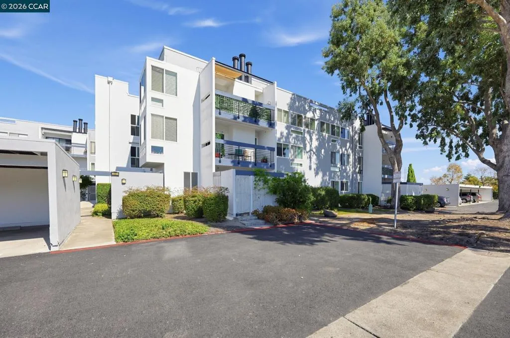1091 Shell Blvd #5