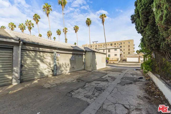 2562 W 11th Street, Los Angeles, California 90006 — photo 5