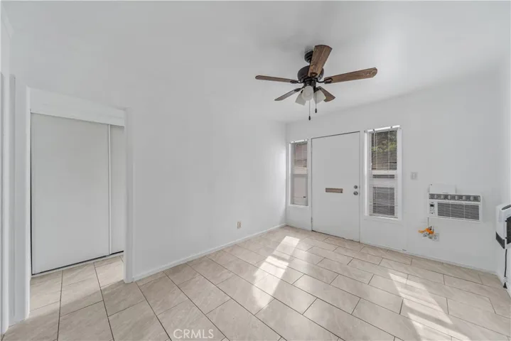 1127 E 67th Street 1/2, Los Angeles, California 90001 — photo 5