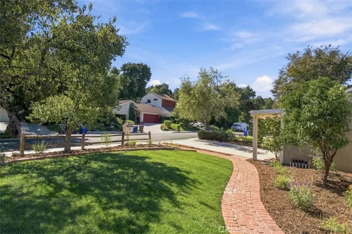 23341 Alamos, Newhall, California 91321 — photo 4