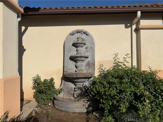 12758 Royal Palm Ln, Riverside, California 92503 — photo 4