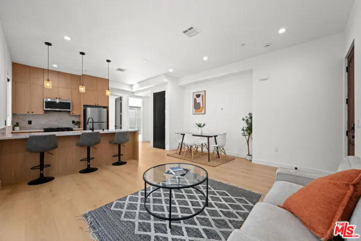 906 S Shenandoah 3/4, Los Angeles, California 90035 — photo 5