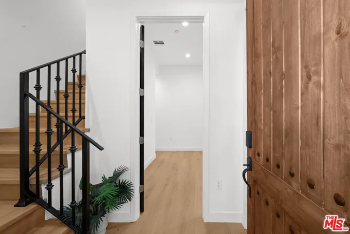 904 S Shenandoah Street, Los Angeles, California 90035 — photo 5