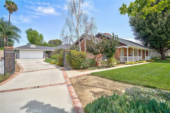 2133 Elsinore, Riverside, California 92506 — photo 5