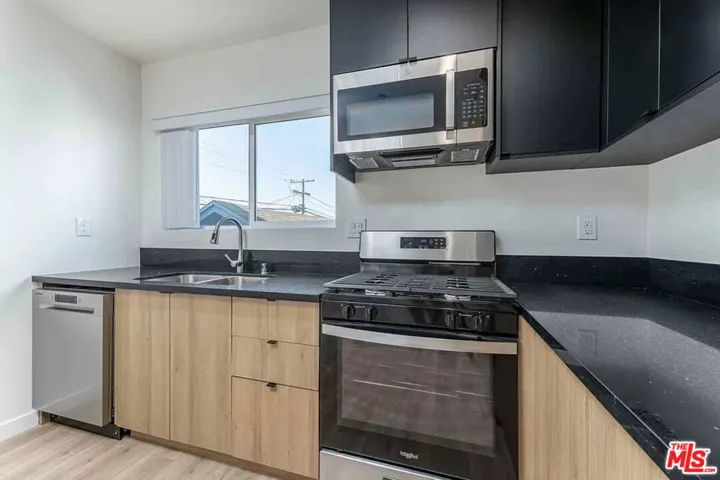2101 S Burnside Avenue, Los Angeles, California 90016 — photo 4