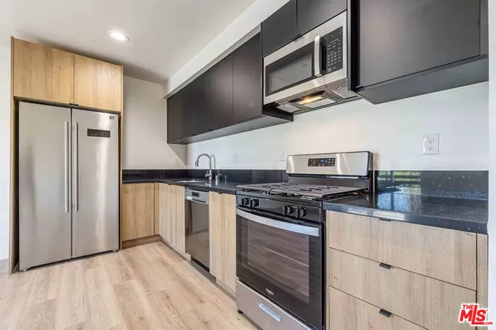 2101 S Burnside Avenue, Los Angeles, California 90016 — photo 5