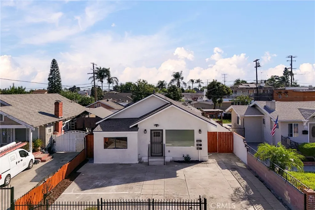 2714 Walnut St