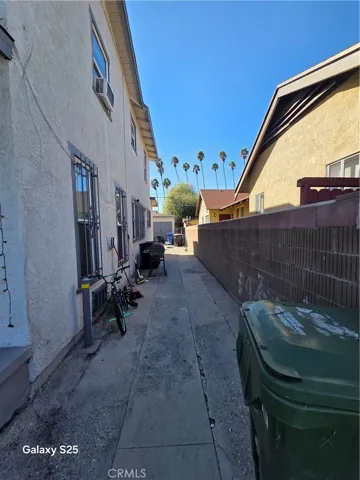 4915 2nd, Los Angeles, California 90043 — photo 5