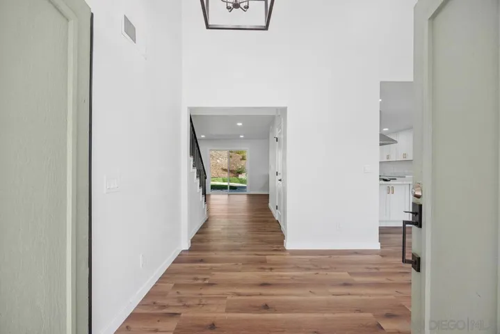 4566 Hancock Cir, Oceanside, California 92056 — photo 4
