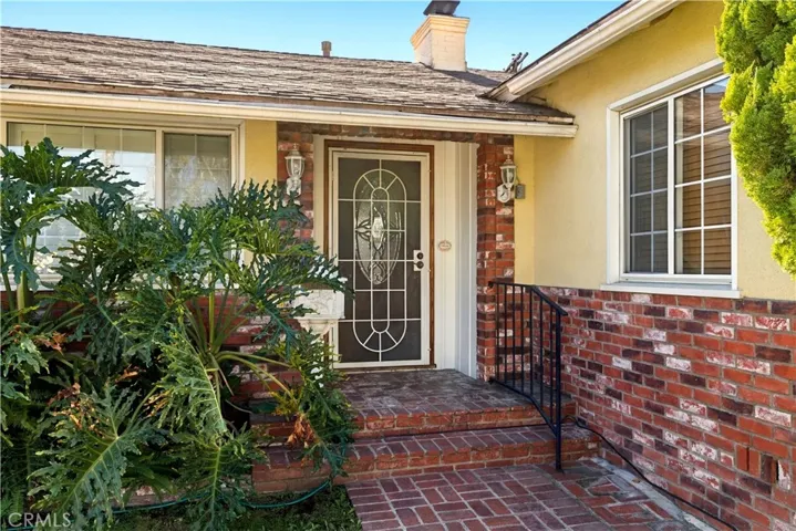 636 Andover, Burbank, California 91504 — photo 4