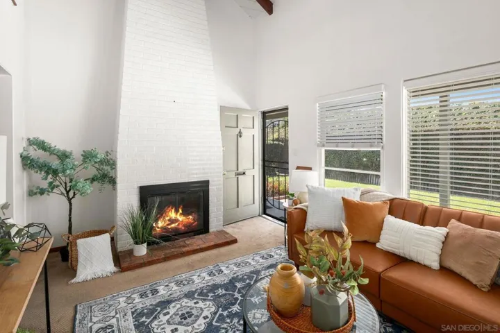 827 829 Law, San Diego, California 92109 — photo 4