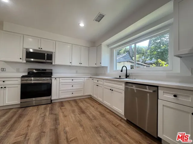 2836 Roscomare Road, Los Angeles, California 90077 — photo 5