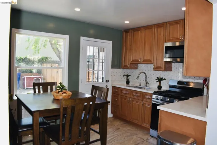 18 W Chanslor Ct, Richmond, California 94801 — photo 4