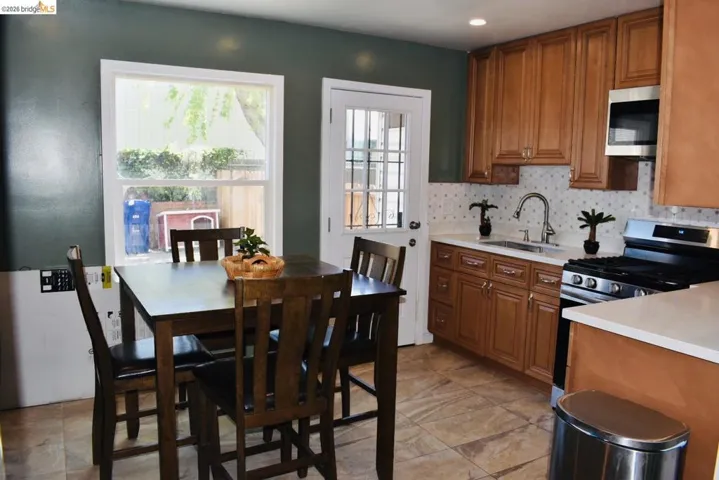18 W Chanslor Ct, Richmond, California 94801 — photo 5