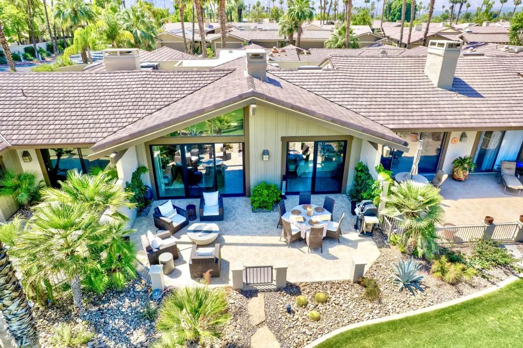 Your Outside Living! Your Outside Living!