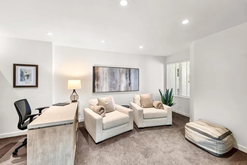 3rd Bdrm -CUsed as Den & Office 3rd Bdrm -CUsed as Den & Office