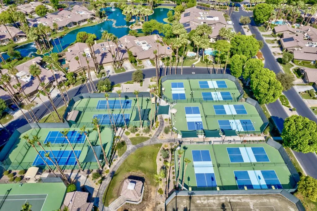 Yes-Lit Pickleball & Pop Yes-Lit Pickleball & Pop