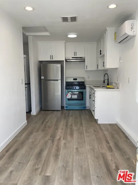 6627 Kraft Ave #1/2
