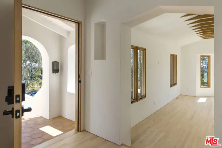 1619 N Benton Way, Los Angeles, California 90026 — photo 4
