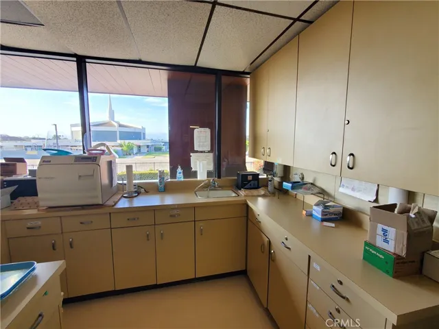 973 W 7th, Oxnard, California 93030 — photo 4