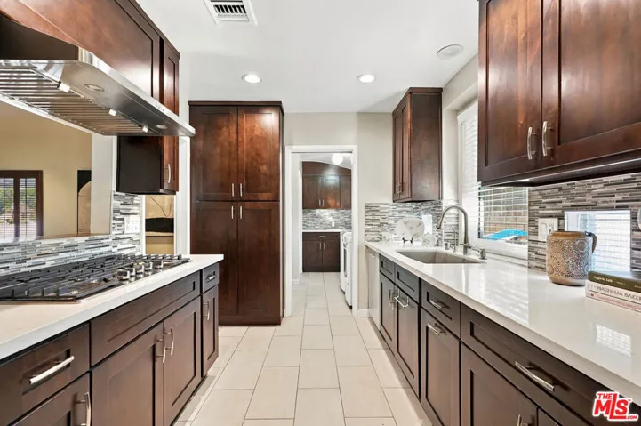 5525 Saloma Avenue, Sherman Oaks, California 91411 — photo 5