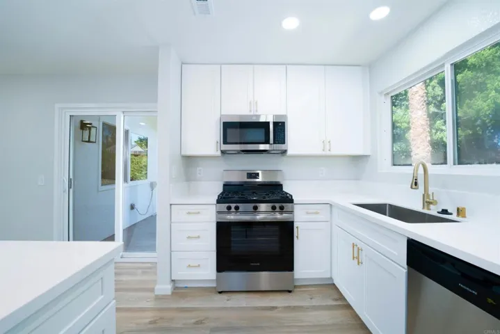 838 Loganberry Court, San Marcos, California 92069 — photo 4