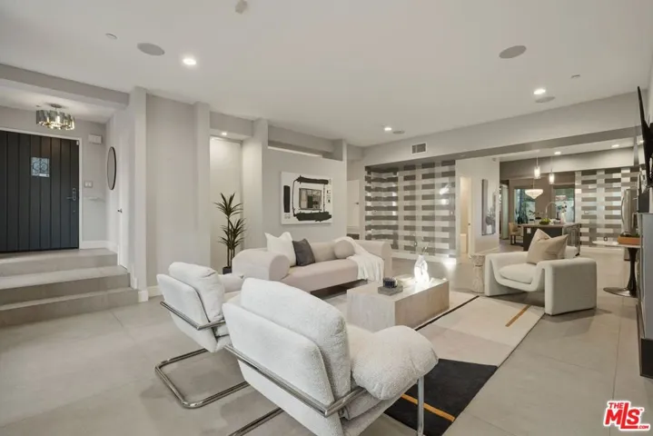 1250 N Harper Avenue 302, Los Angeles, California 90046 — photo 4