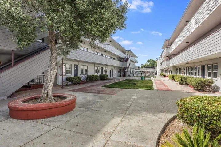 2555 Foothill Boulevard, Oakland, California 94601 — photo 4