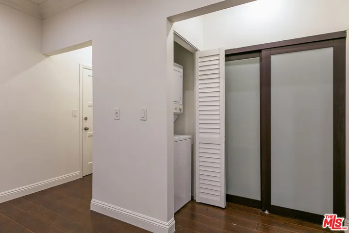 7223 Willoughby Avenue 106, Los Angeles, California 90046 — photo 4