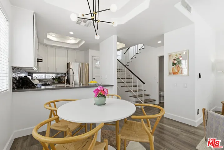 11110 Camarillo Street 122, North Hollywood, California 91602 — photo 4