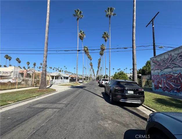 5747 S Gramercy Place, Los Angeles, California 90062 — photo 4