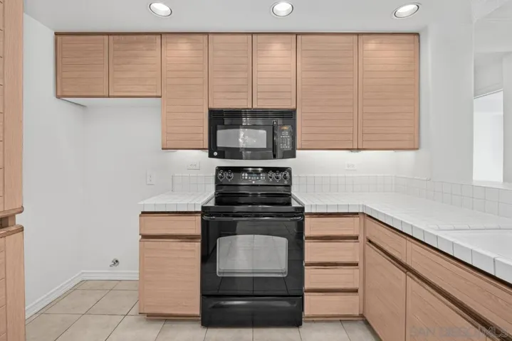 2253 Martin 220, Irvine, California 92612 — photo 5
