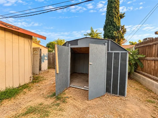 807 Castaic, Bakersfield, California 93308 — photo 4