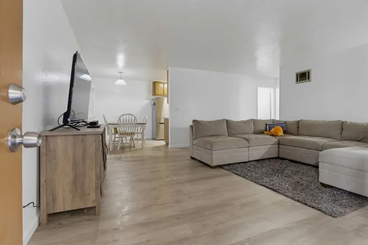265 Loma Alta B1, Oceanside, California 92054 — photo 4