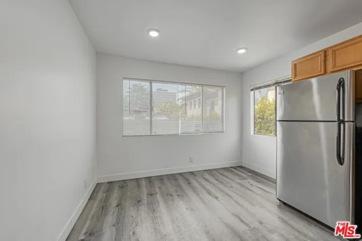 124 S Almont Drive 1, Beverly Hills, California 90211 — photo 5